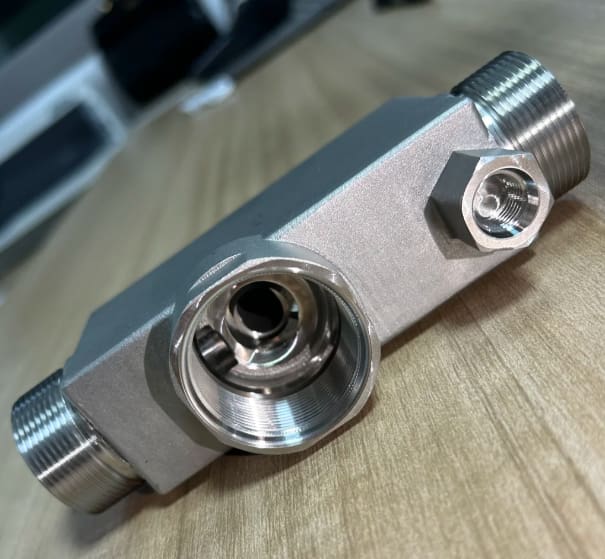 The Invisible Precision: CNC Machining Hydraulic Manifolds and the Art of Internal Deburring